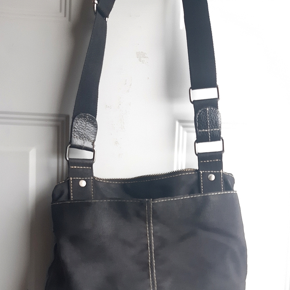 Roots Bag - Picture 6 of 12